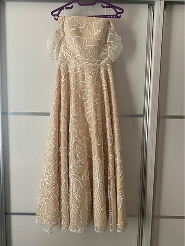 xs Beden ten rengi Renk The elsa nişan elbisesi