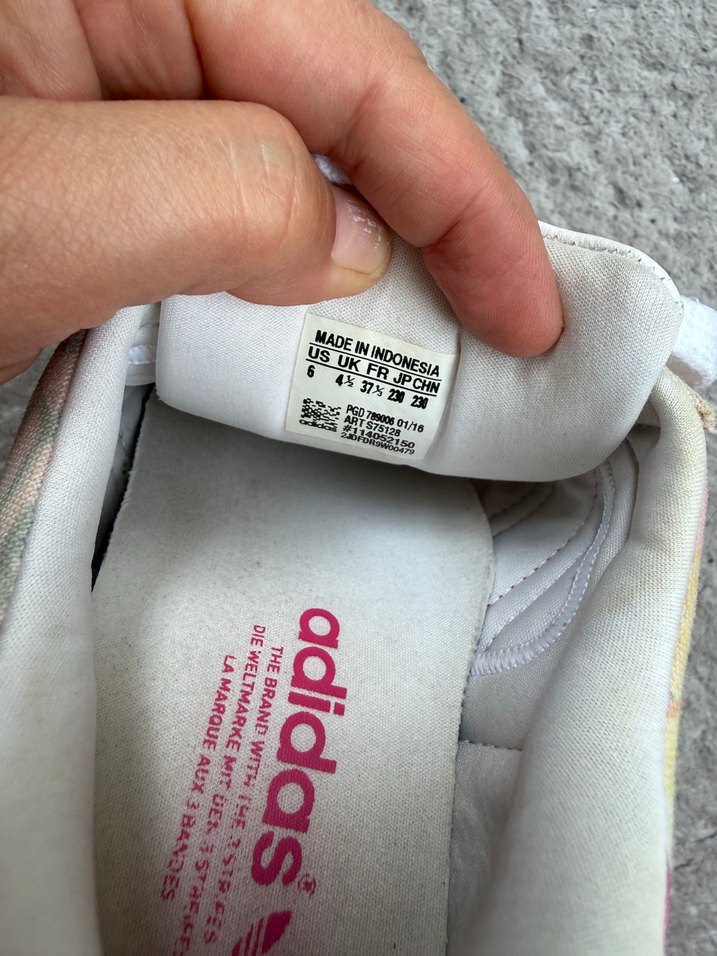 Pembe Çiçekli Adidas Superstar Sneaker — görsel 11/12