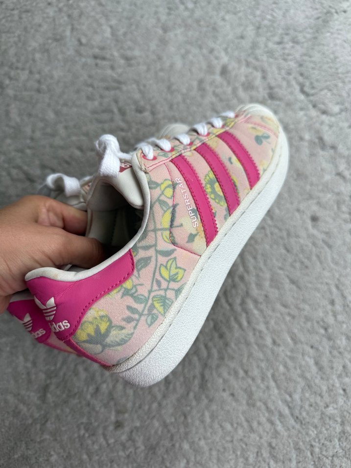 Pembe Çiçekli Adidas Superstar Sneaker — görsel 5/12
