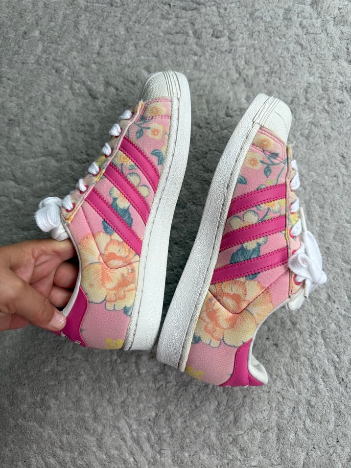Pembe Çiçekli Adidas Superstar Sneaker — görsel 7/12