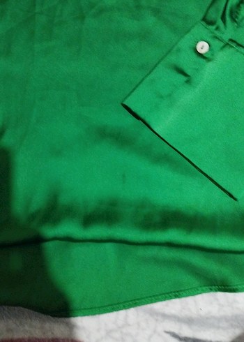 Düğmeli Yeşil Saten Kadın Gömlek - Görsel 3