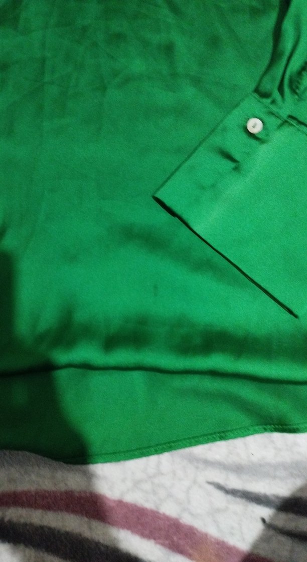 Düğmeli Yeşil Saten Kadın Gömlek - Görsel 3