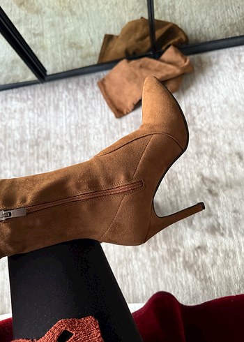 Kahverengi Süet Dizüstü Topuklu Çizme - Görsel 2