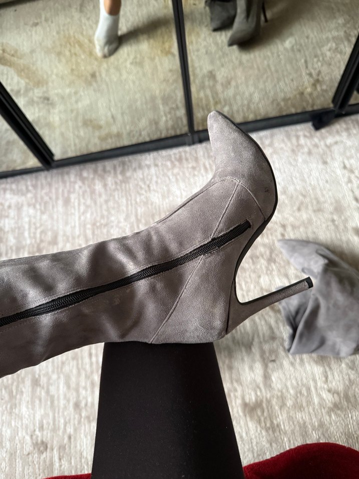 Gri Süet Dizüstü Çizme, Kürklü, İnce Topuklu - Görsel 2