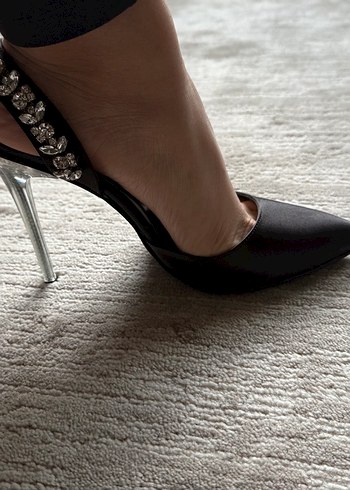 Siyah Parlak Taşlı İnce Topuklu Kadın Ayakkabı - Görsel 2