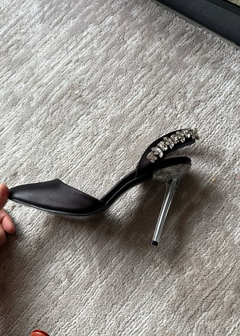 Siyah Parlak Taşlı İnce Topuklu Kadın Ayakkabı - Görsel 4