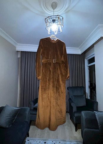 Armalife Kahverengi Kadife Kemerli Uzun Elbise