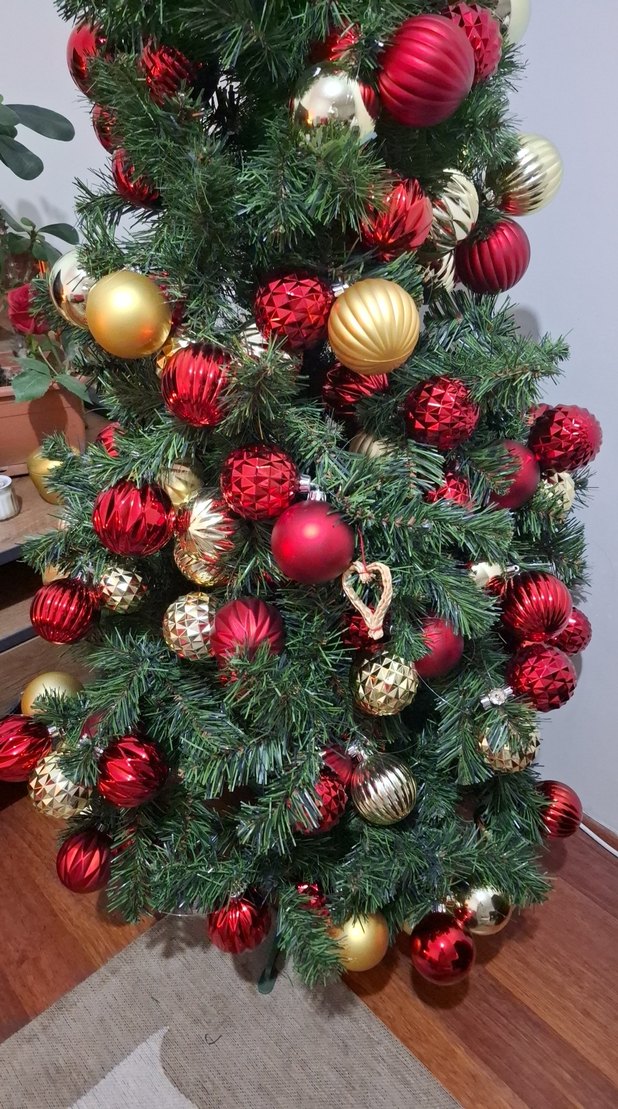 IKEA 1.60 CM YENI YILBASI AGACI SUSLERIYLE BERABER - Görsel 2