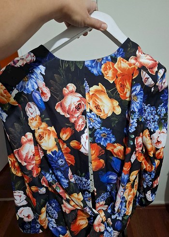 Çiçek desenli İPEKYOL BAYAN CEKETI - Görsel 2