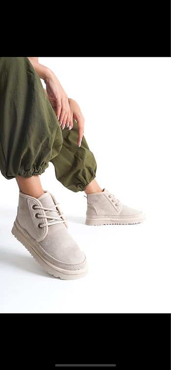 38 Beden Ugg bot