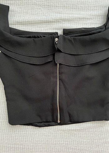 Kadın Siyah Mini Fırfırlı Kayık Yaka crop Bluz - Görsel 2