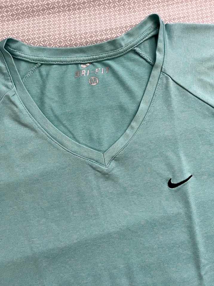 Turkuaz V Yaka Kısa Kollu Spor Tişört - Görsel 2