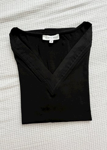 Siyah V Yaka Kadın Tişört - Görsel 2