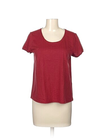 Defacto T-shirt %70 İndirimli.