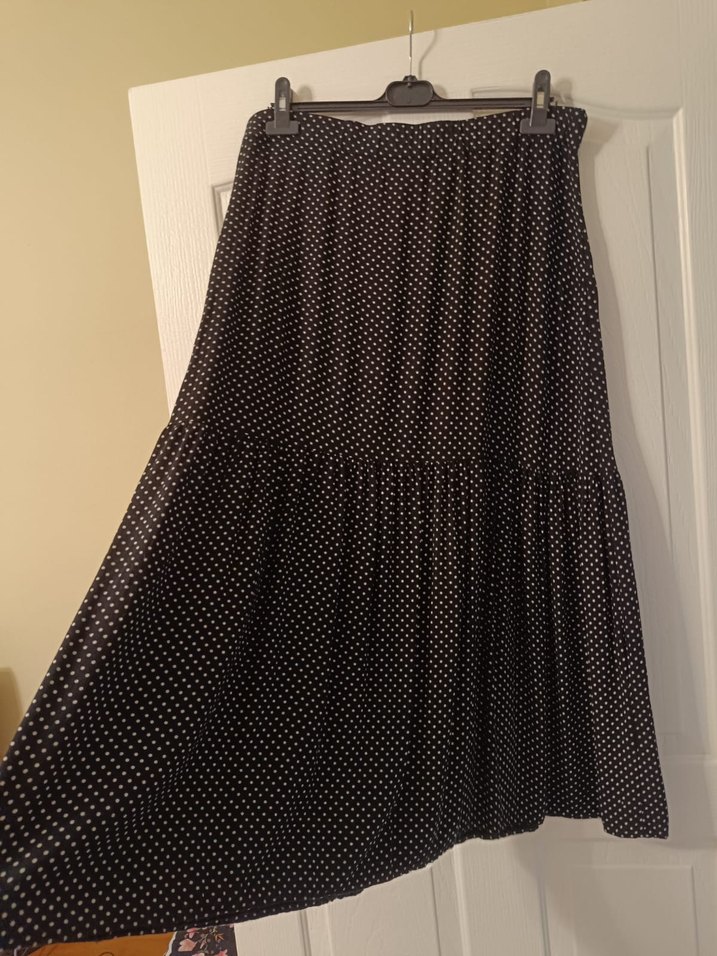 Uzun Siyah Puantiyeli Midi Etek - Görsel 3