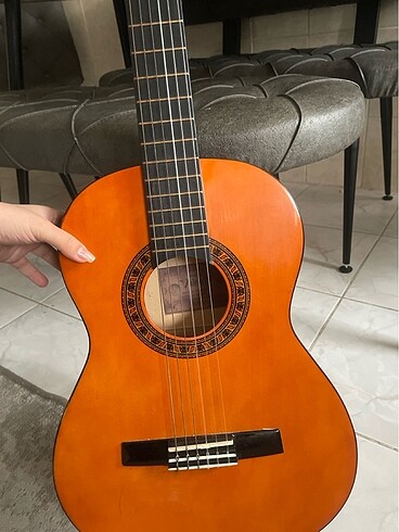 diğer Beden Valencia CG160 klasik gitar kılıfıyla birlikte