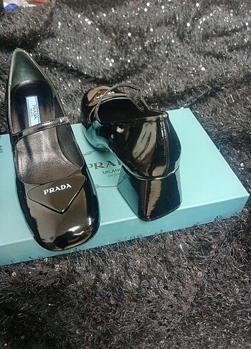 38 Beden siyah Renk Prada