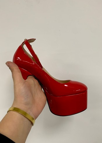 Valentino Kırmızı Parlak Platform Topuklu Kadın Ayakkabı
