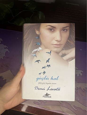 Güçlü Kal - Demi Lovato