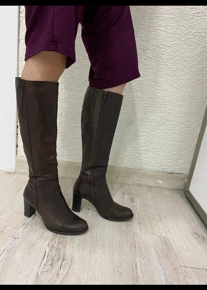 Kahverengi deri diz boyu topuklu kadın çizme - Görsel 2