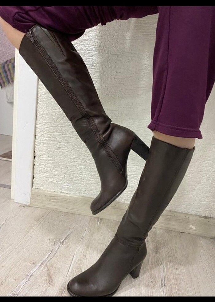 Kahverengi deri diz boyu topuklu kadın çizme - Görsel 5