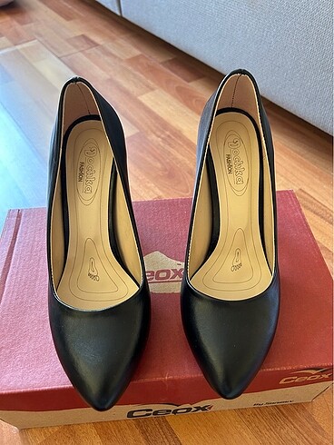 Siyah Stiletto