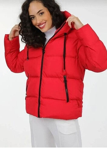 Kısa şişme mont 