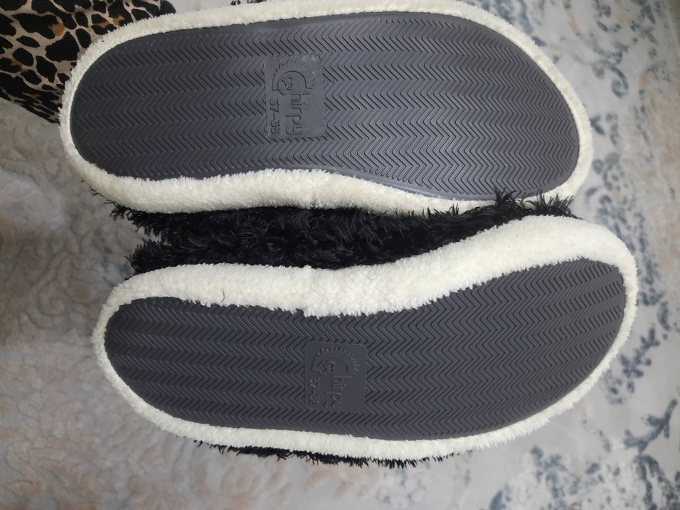 Siyah Peluş Sıcak Ev Terliği - Görsel 3