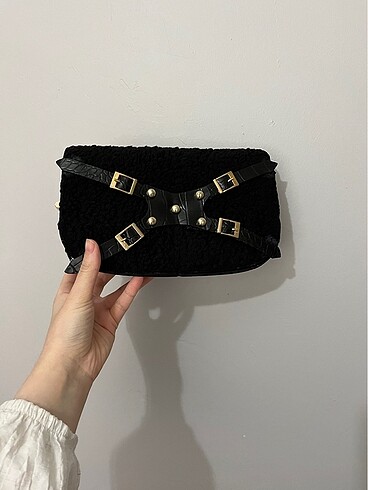 Siyah manc model tüylü çanta