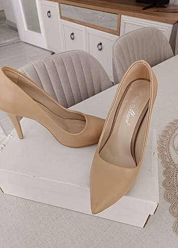 Diğer Stiletto 