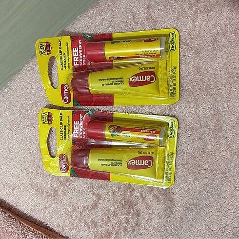  Beden Carmex Lip Balm