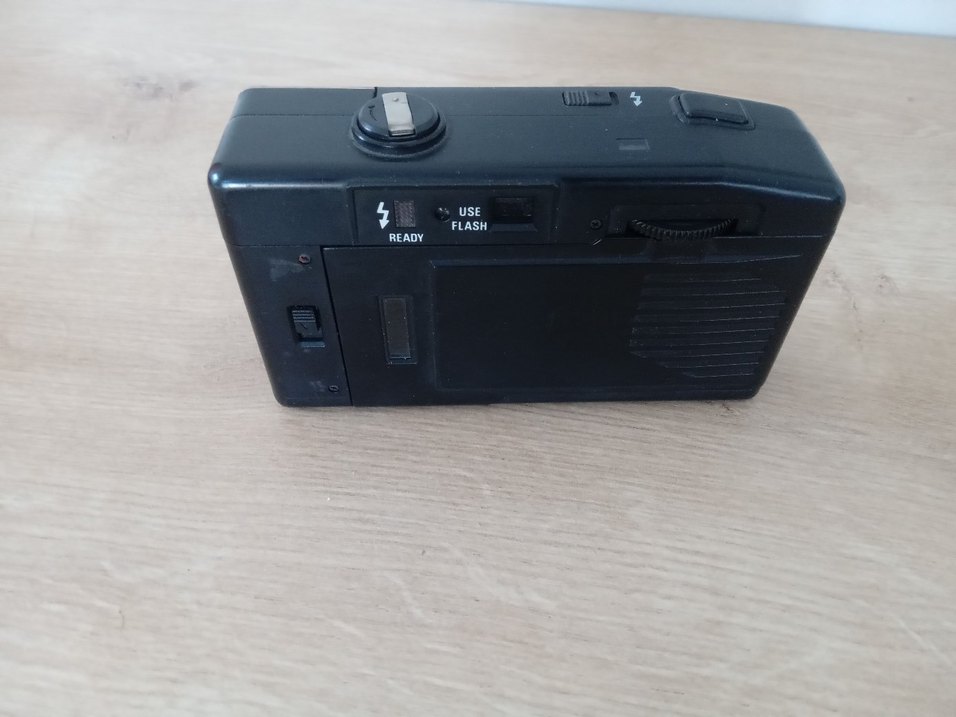 FETANA Siyah fotoğraf makinesi ve hediyesi - Görsel 3