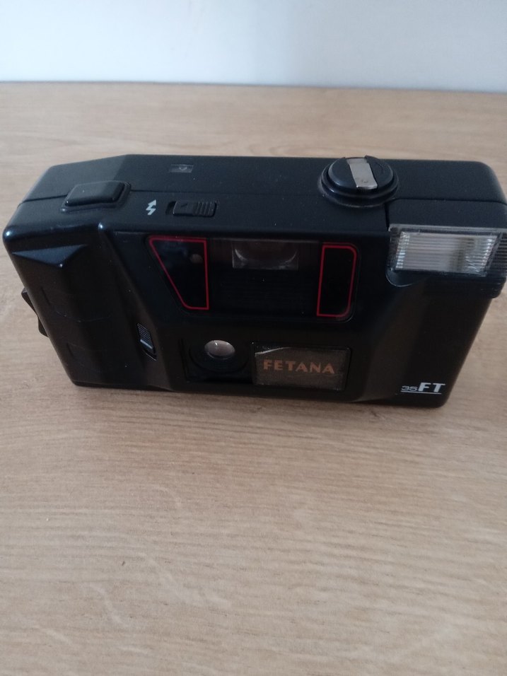 FETANA Siyah fotoğraf makinesi ve hediyesi - Görsel 2