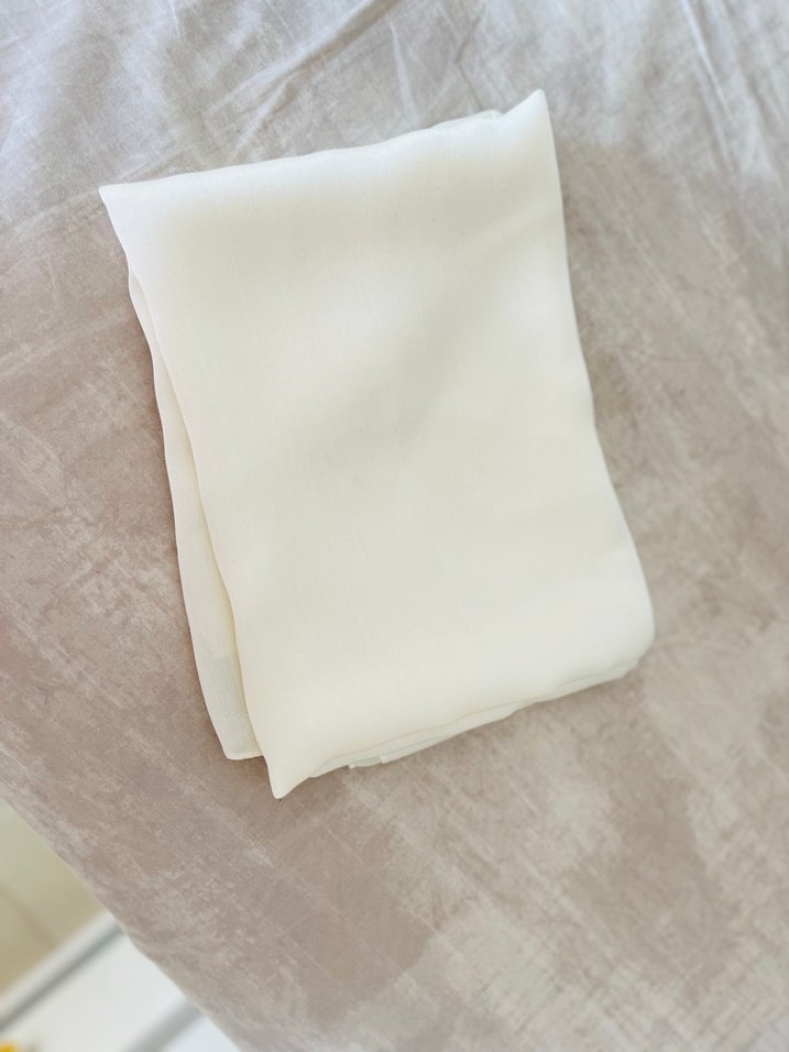 Kadın Beyaz İpek Dokulu Şal - Görsel 2