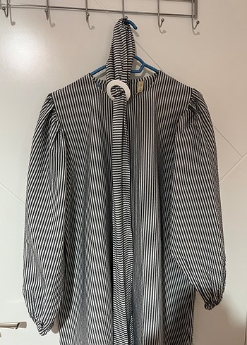 Antrasit Gri Çizgili Balon Kol Tunik - Görsel 3