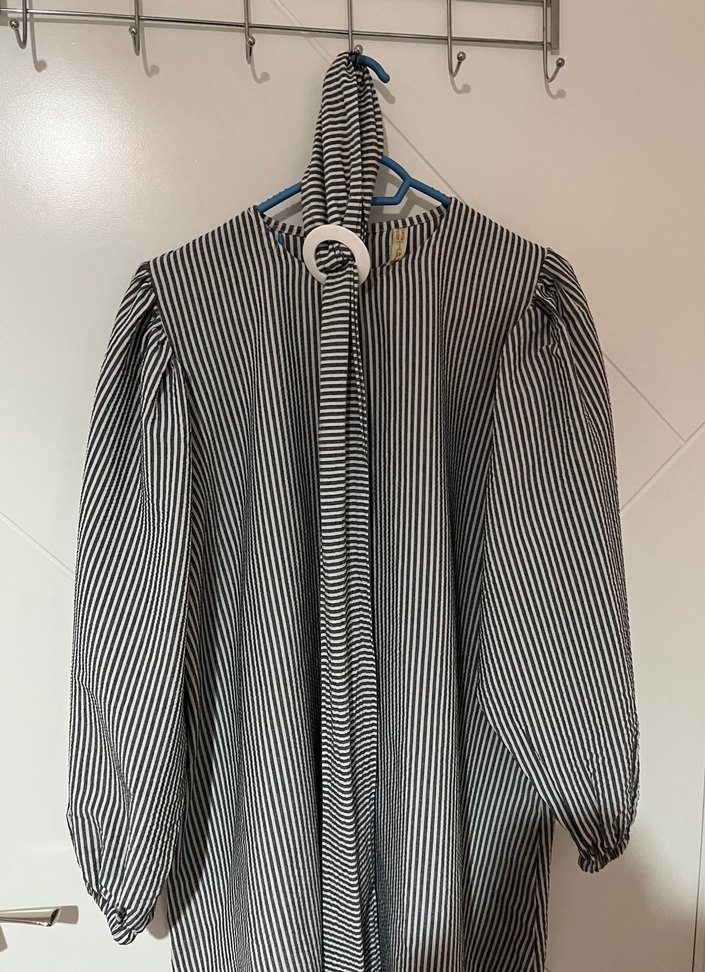 Antrasit Gri Çizgili Balon Kol Tunik - Görsel 3