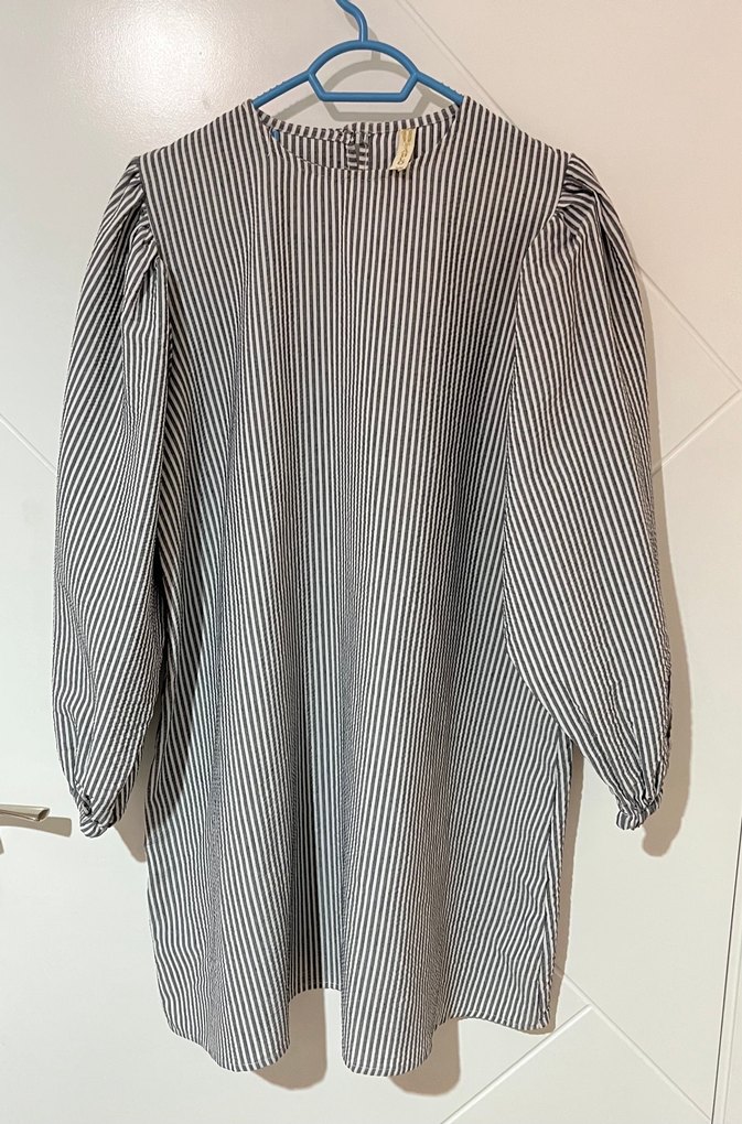 Antrasit Gri Çizgili Balon Kol Tunik - Görsel 2