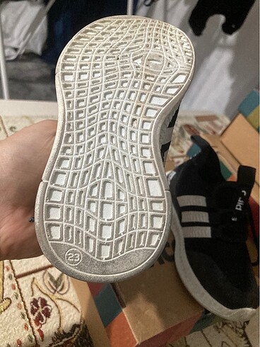 23 Beden siyah Renk Adidas spor ayakkabı