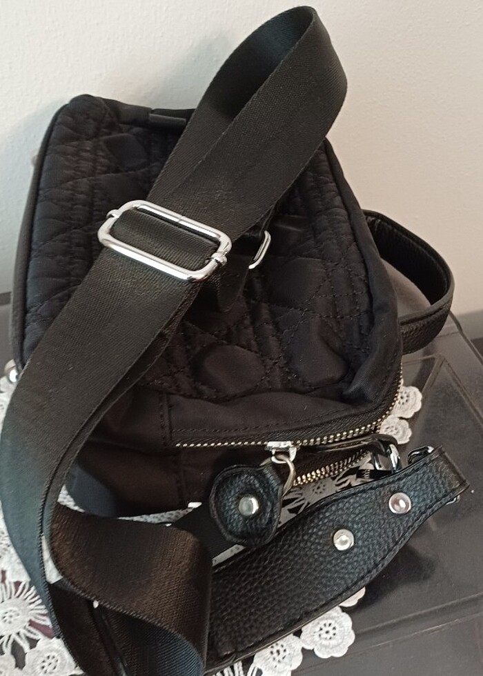 Siyah çanta - Görsel 2