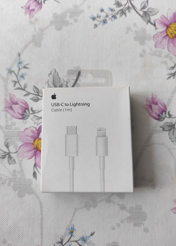 USB-C to Lightning 1m şarj kablosu