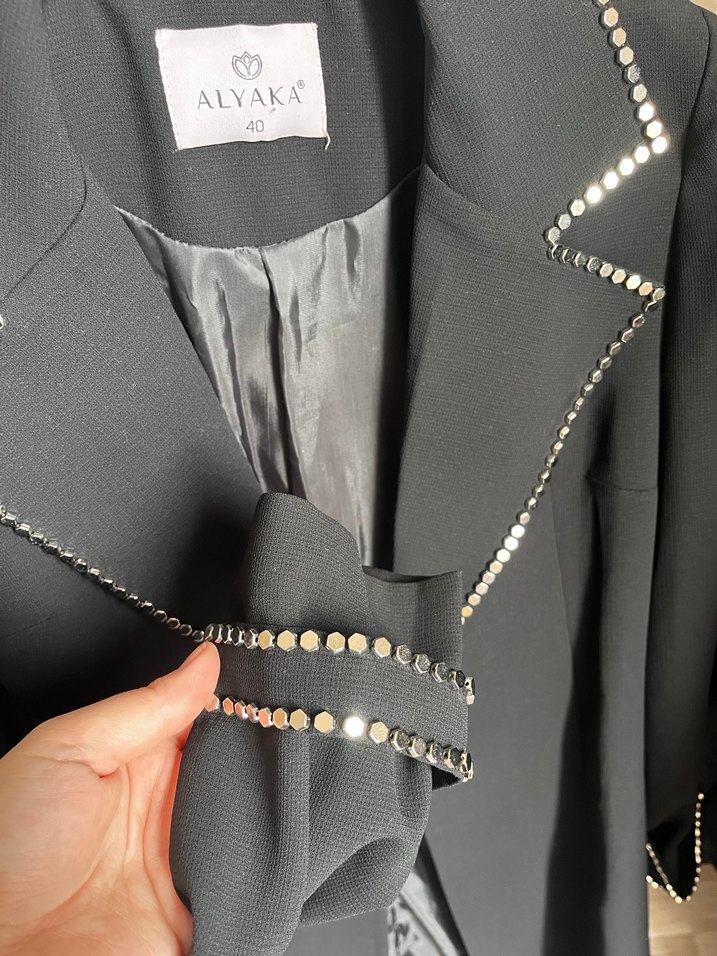 Uzun Siyah Kadın Blazer Düğmeli Nakışlı - Görsel 5