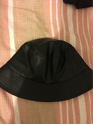 Zara bucket hat