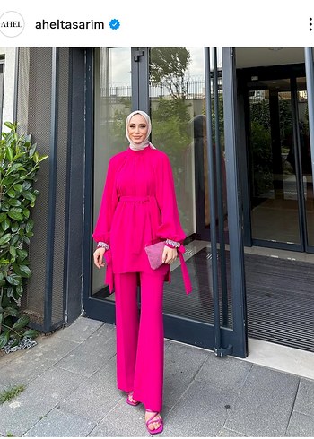 Pembe Uzun Kollu Kemerli Kadın Takım