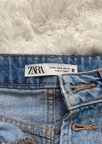 Zara Zara Düğmeli Bağlama Desenli Kadın Kot Şort