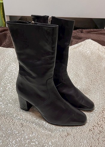 Siyah Deri Kadın Bot - Görsel 5