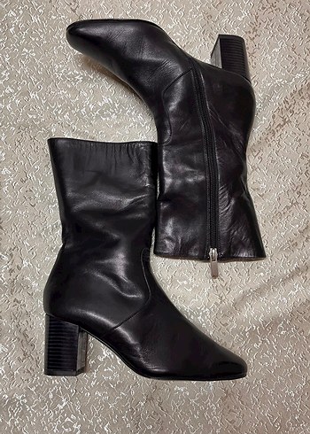 Siyah Deri Kadın Bot - Görsel 3