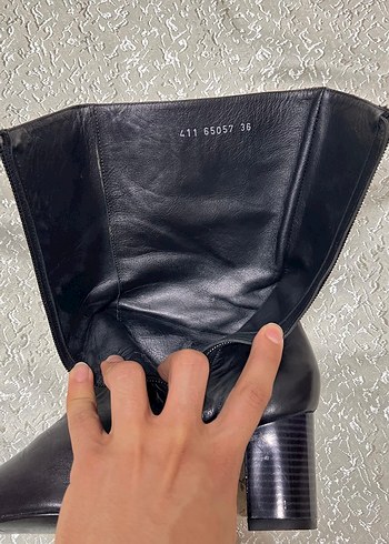 Siyah Deri Kadın Bot - Görsel 4