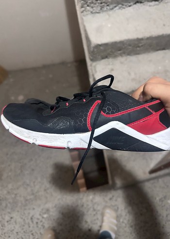 Nike legend essential 2