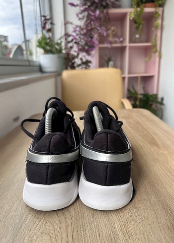 41 Beden siyah Renk Nike legend essential 2