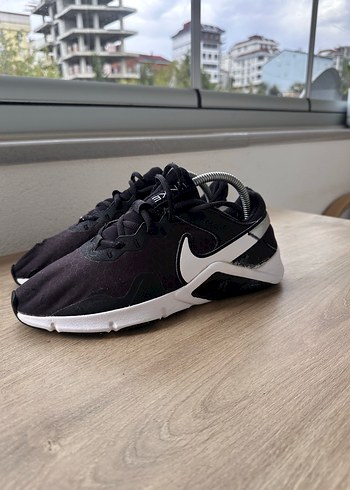Nike legend essential 2